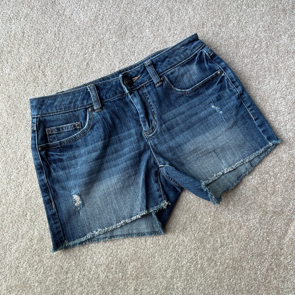 LC Lauren Conrad Distressed Denim Jean Shorts Size 2